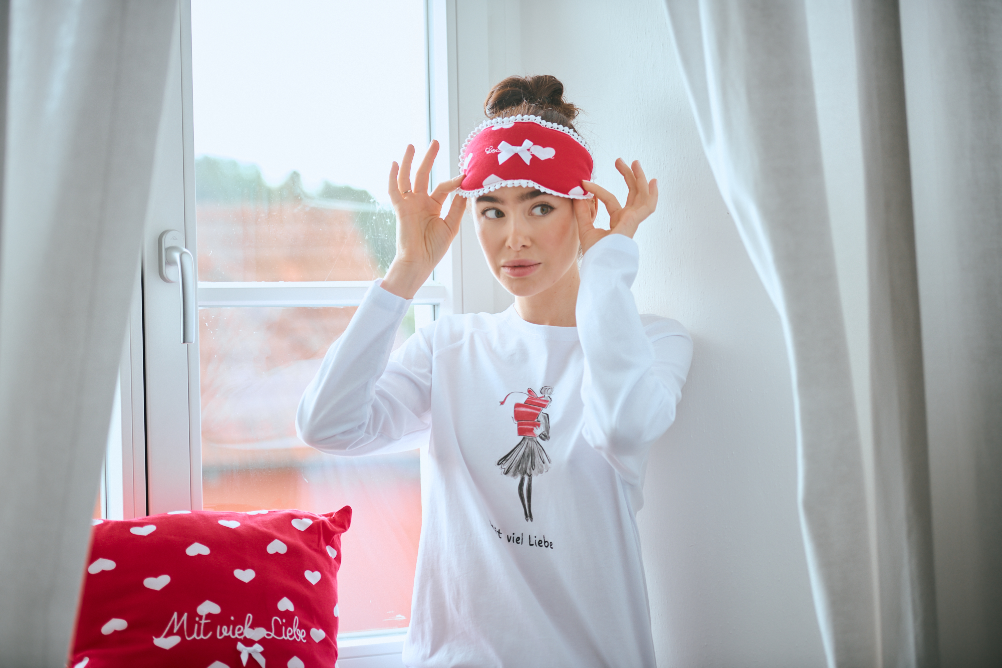 250516_LL_Lisa13067 Schlafbrille "Mit viel Liebe" Herzen allover