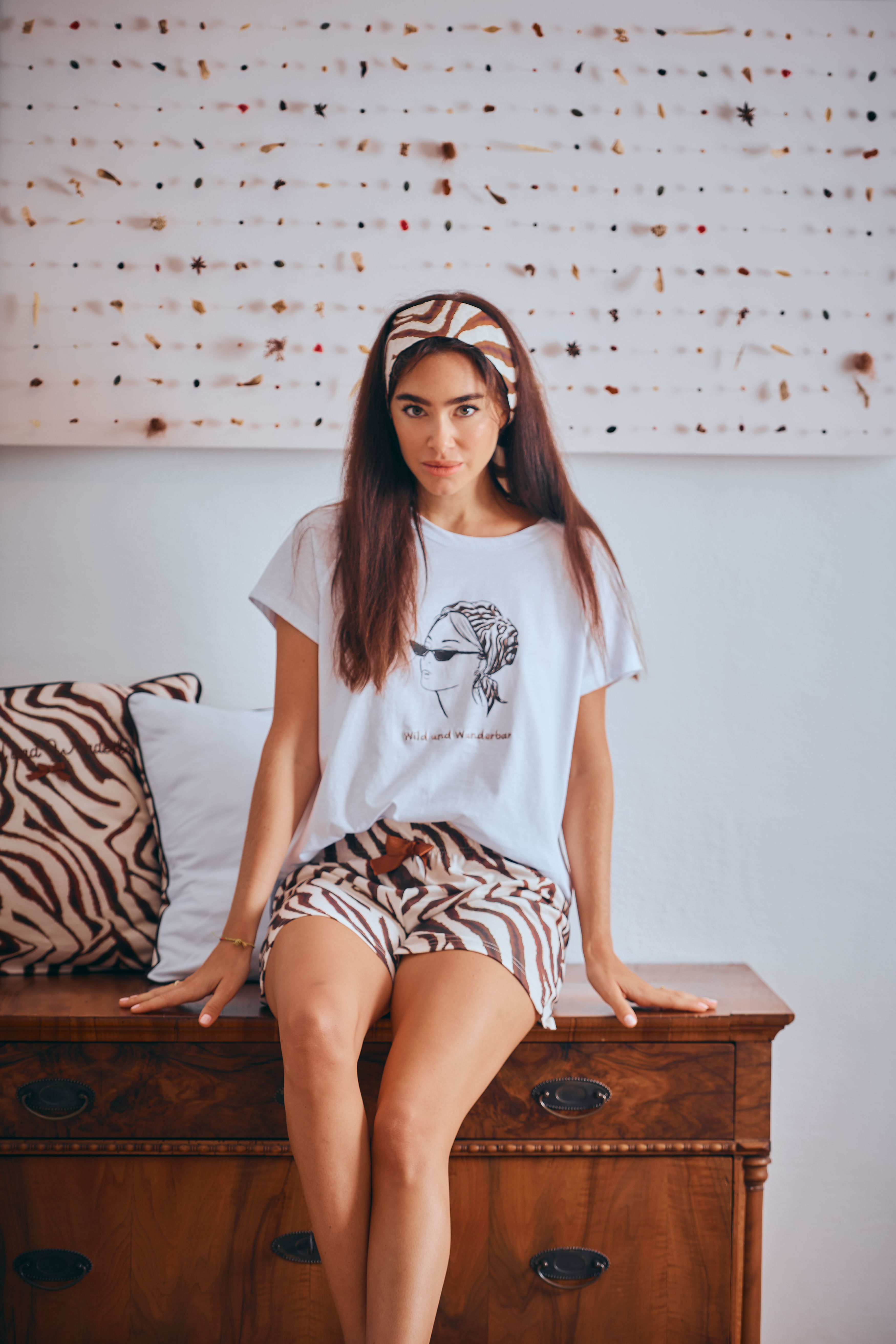 Short Set "Dame mit Sonnenbrille", weiß / Zebra allover