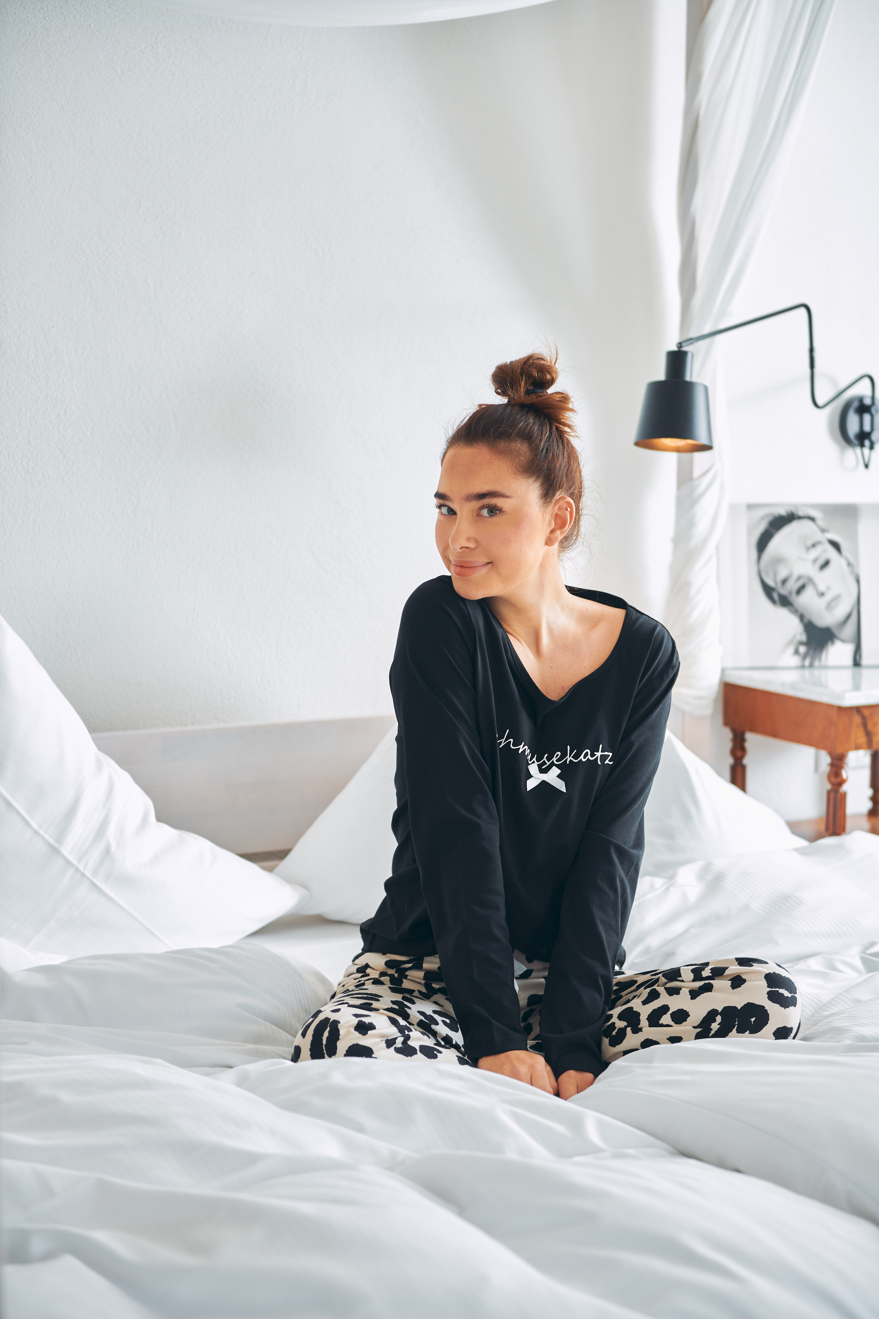 Pyjama Damen Basic "Schmusekatze", schwarz / leo allover